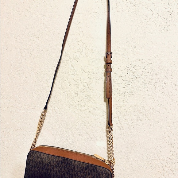 Michael Kors Signature Jet Set Brown Crossbody Bag EUC - Picture 4 of 5